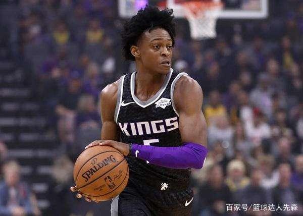 队中的年轻 队中的年轻